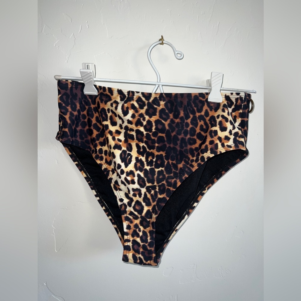 Cyn & Luca Womens High Waisted Leopard Bikini Bottoms